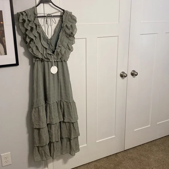 slim fit dress slacks Dusty Sage Green Bridesmaid Dresses Chic Bateau Neckline Ruffle Short Sleeves Sheath/Column Chiffon Bridesmaid Dress with Slit main image 1